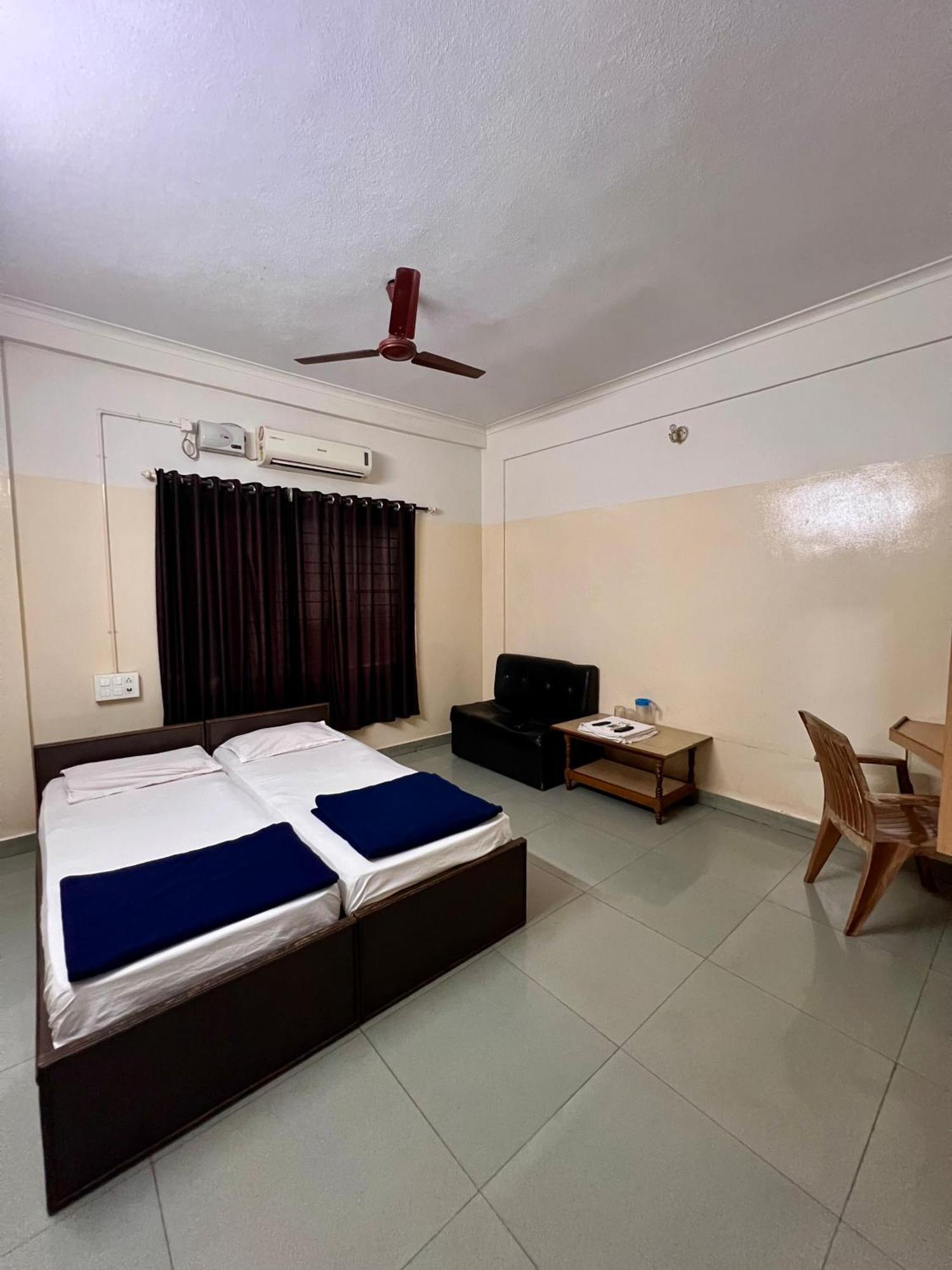 Hotel Sai Sagar à Manipal Extérieur photo